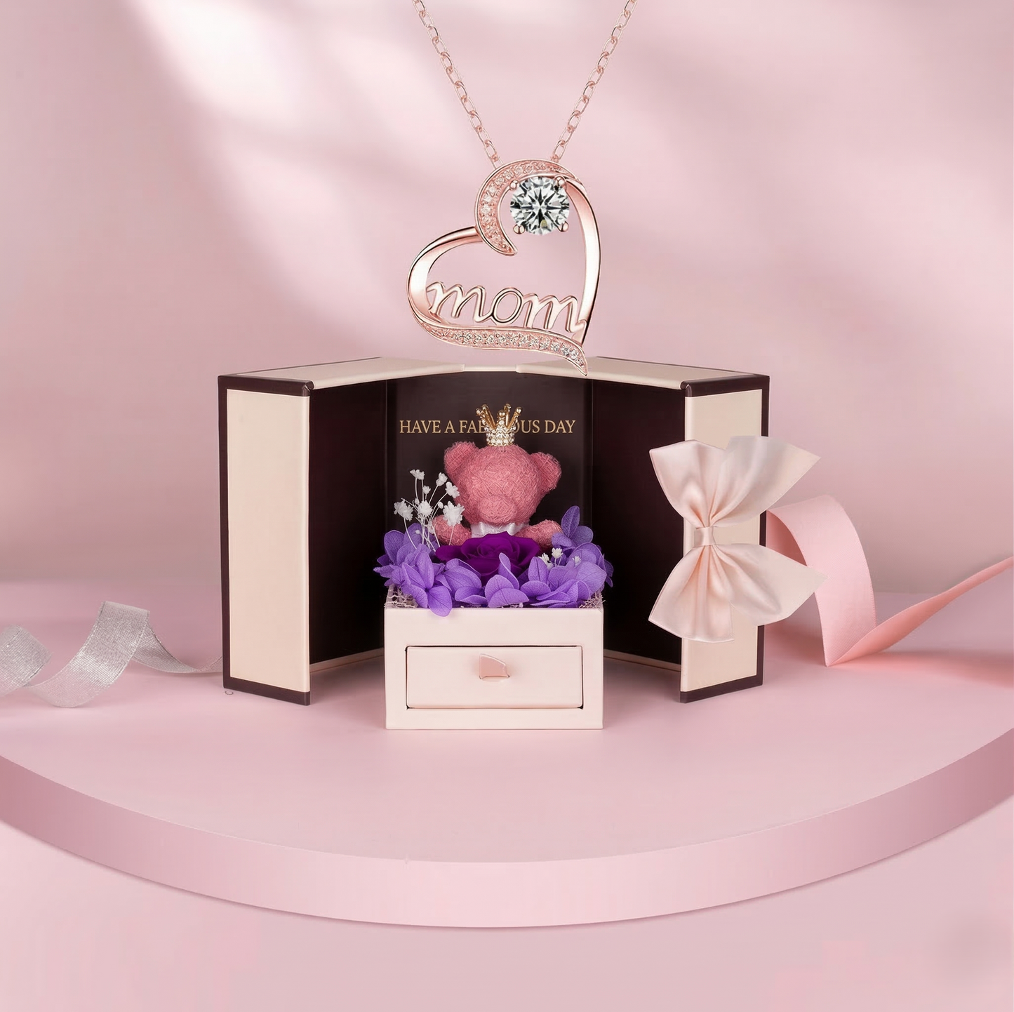 Collar “Mom” con Caja Regalo Premium y Osito – Regalo para Mamá